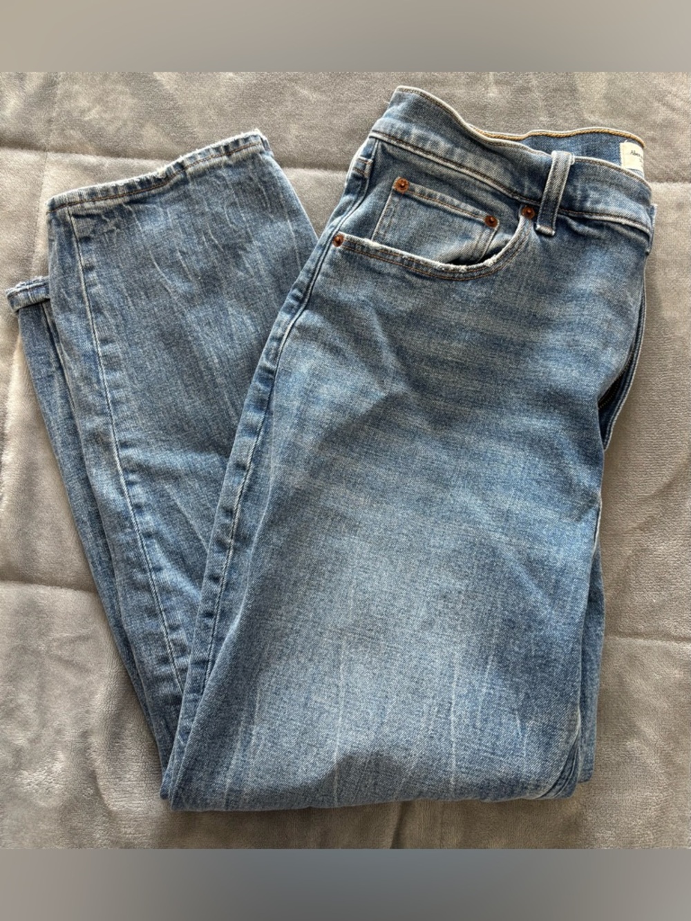 Abercrombie & Fitch The Ankle Straight Ultra High Rise Jeans